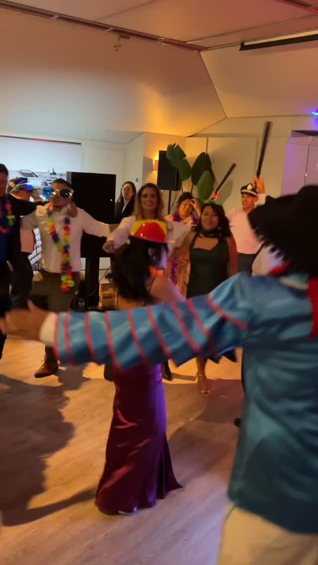 Instagram post from produccionesguay.es. This post is in position 1.