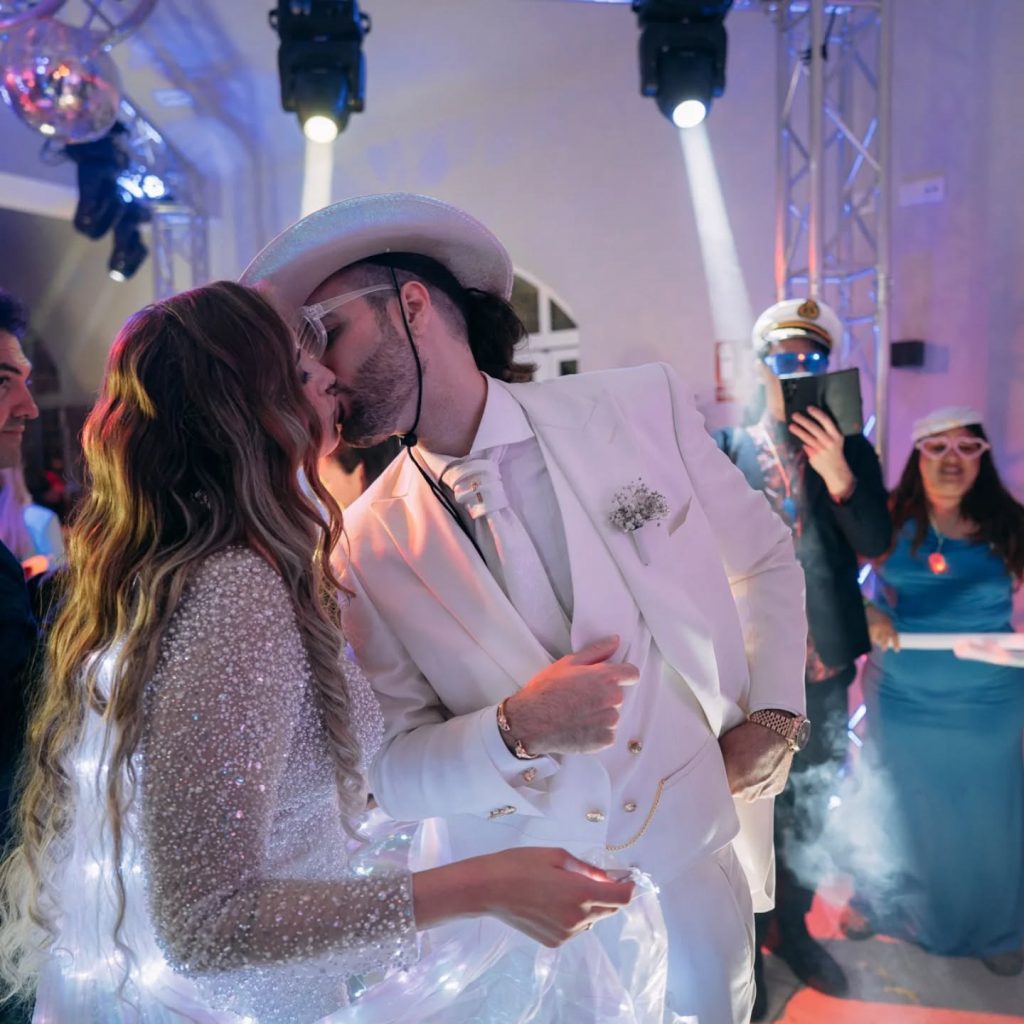 Instagram post from produccionesguay.es. This post is in position 8.