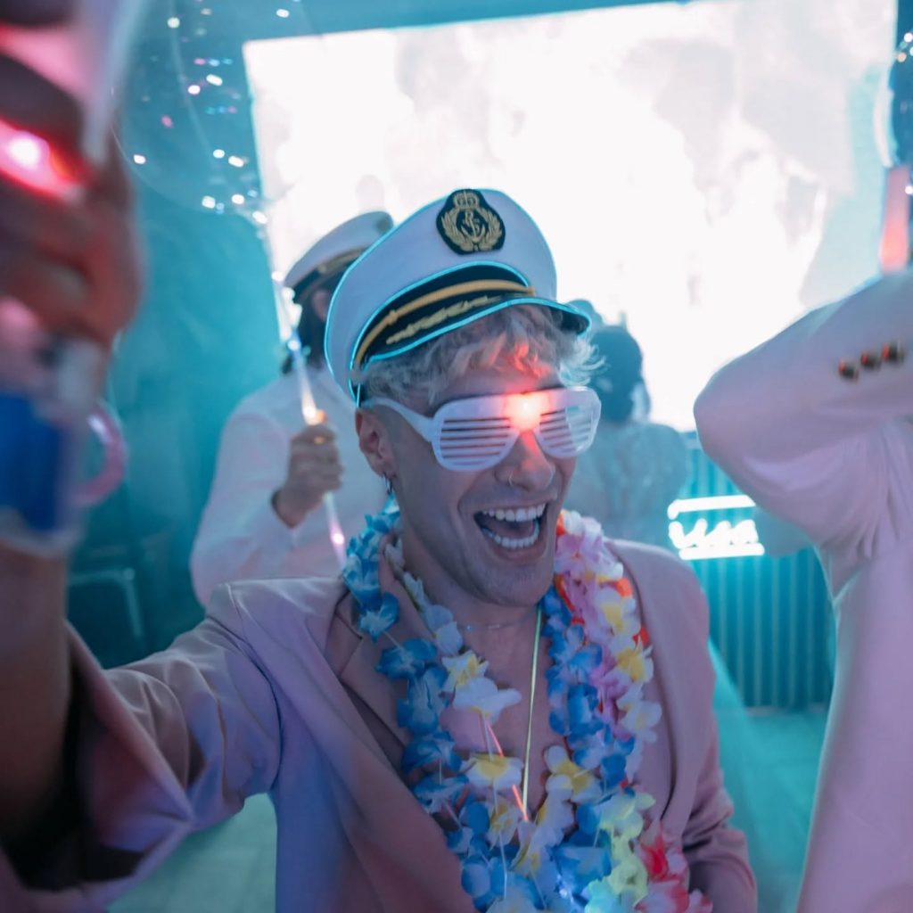 Instagram post from produccionesguay.es. This post is in position 9.