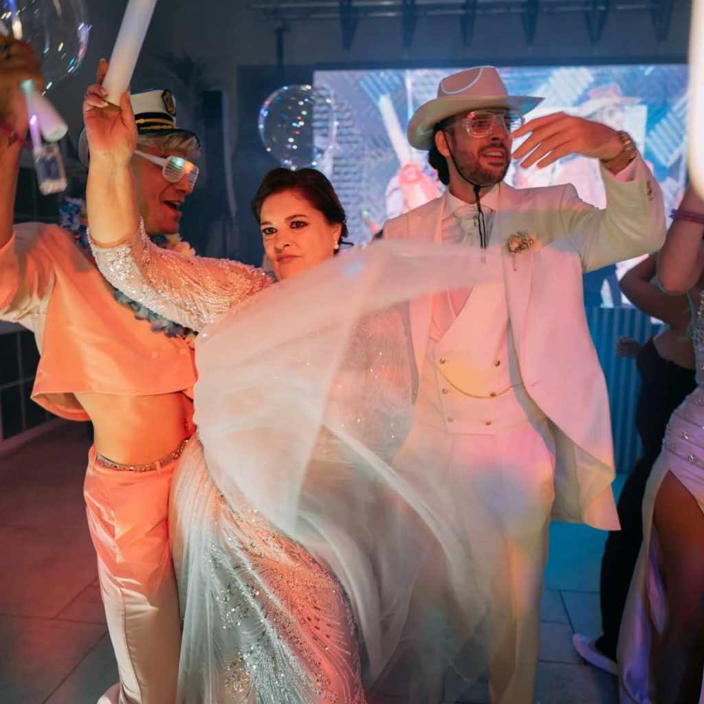 Instagram post from produccionesguay.es. This post is in position 6.