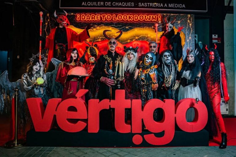 Instagram post from produccionesguay.es. This post is in position 8.