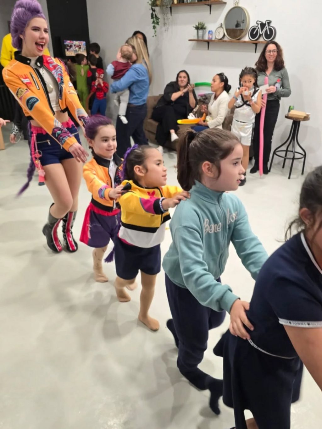 Instagram post from produccionesguay.es. This post is in position 5.